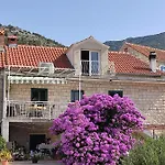 Award Winning Garden With Large Terrace And Amazing Seaview アパート