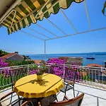 Award Winning Garden With Large Terrace And Amazing Seaview アパート