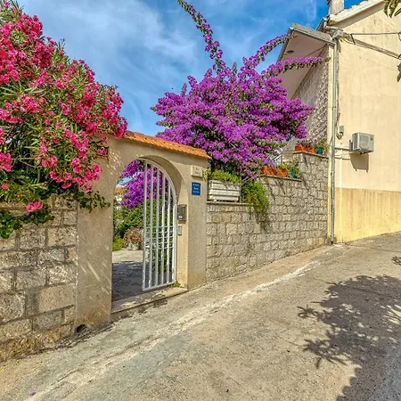 Award Winning Garden With Large Terrace And Amazing Seaview