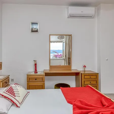 Apartment Award Winning Garden With Large Terrace And Amazing Seaview