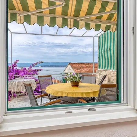 Award Winning Garden With Large Terrace And Amazing Seaview *