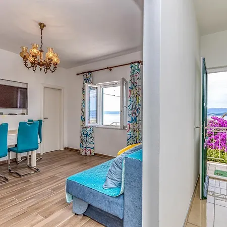 Award Winning Garden With Large Terrace And Amazing Seaview * Μπολ